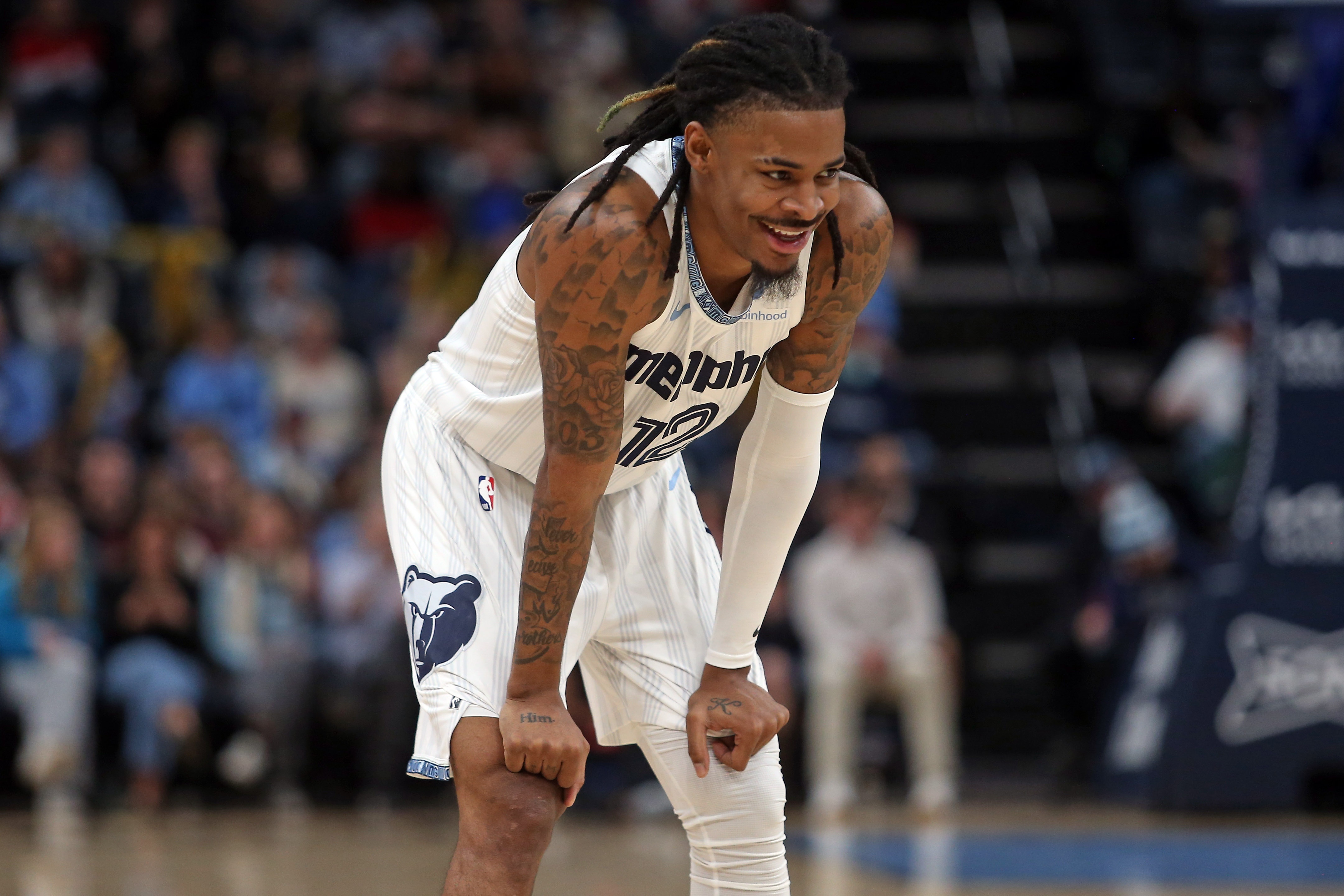 Crown-美记：太阳近几周在探索引进控卫的可能 候选为莫兰特&amp;三球&amp;吹杨