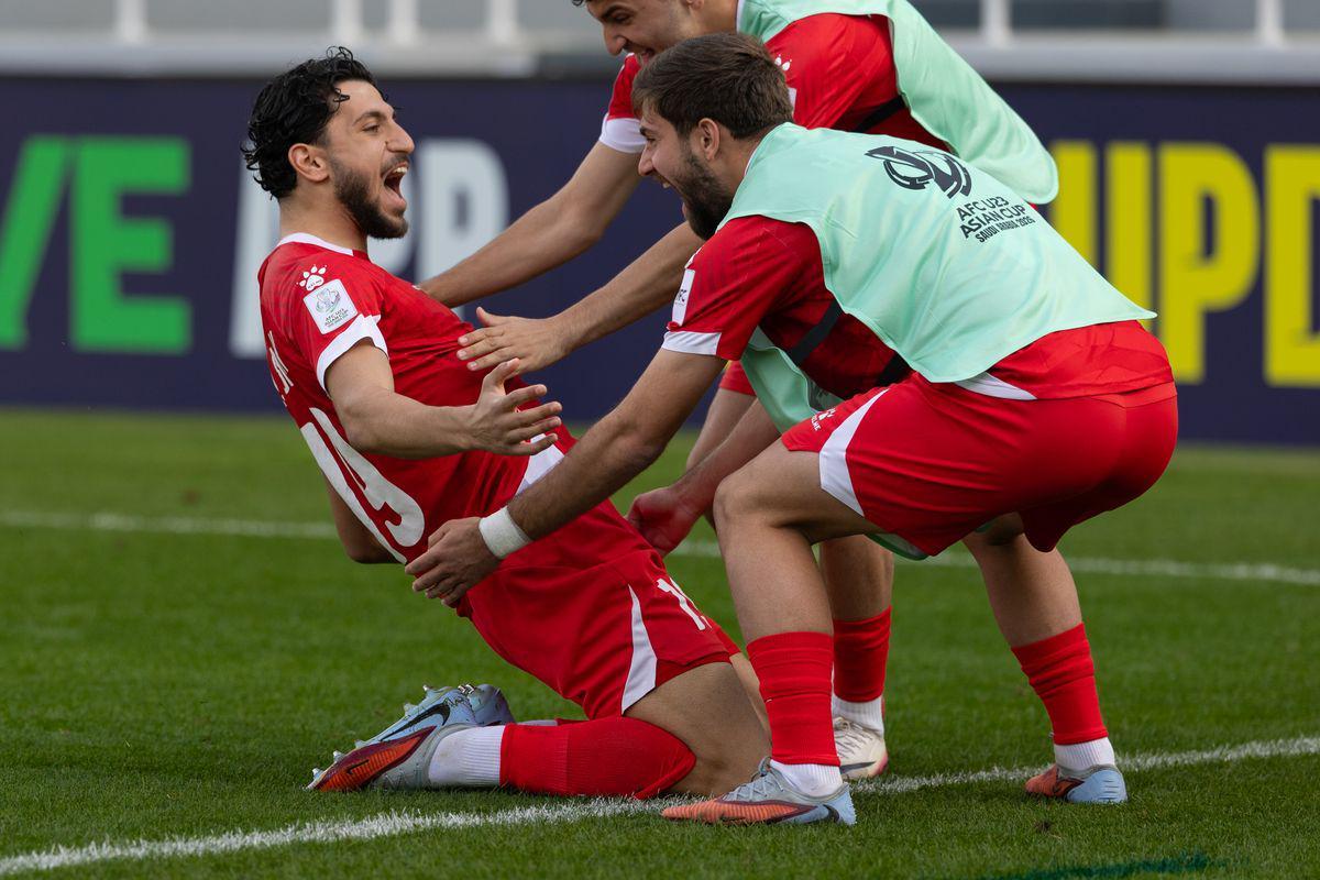 0-1！U23亚洲杯连场爆冷，两大夺冠热门出局，中国队有望直通四强