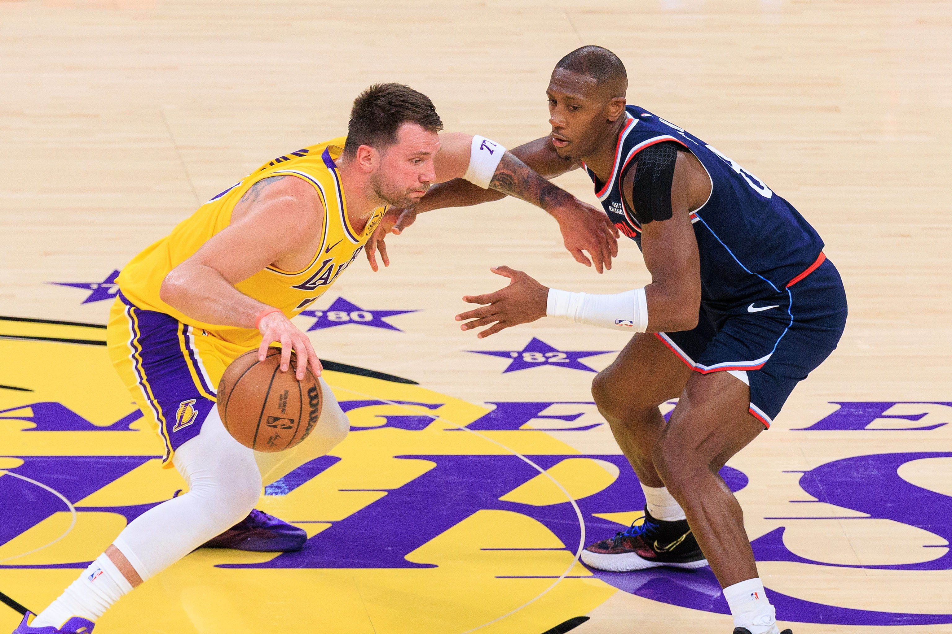 皇冠官网-和东契奇有Beef？邓恩：我们是良性竞争 我就是给他制造麻烦