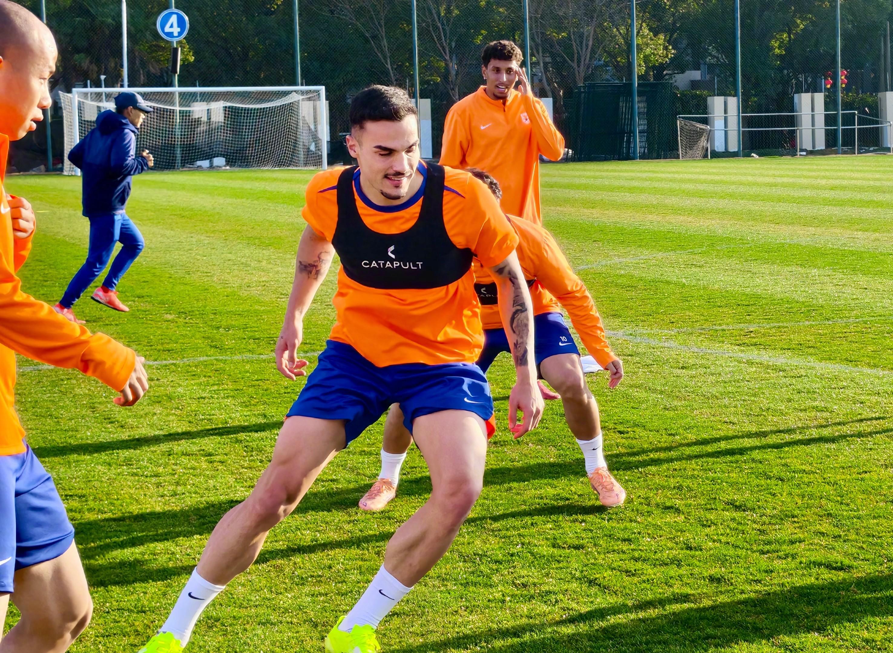 皇冠app-阿尔瓦罗带着彭啸踢铁人四叉戟冲击 李金羽不会飘 泰山队拒绝爆冷